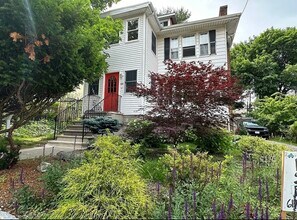Building Photo - 124 Bynner St