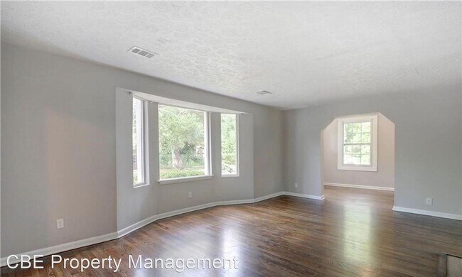 Building Photo - 2 br, 1 bath House - 426 Lawton Ave;