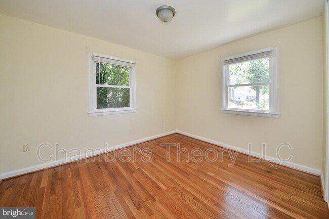 Building Photo - 113 Hickory Cir SW