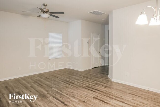 Building Photo - 9534 Hamel St