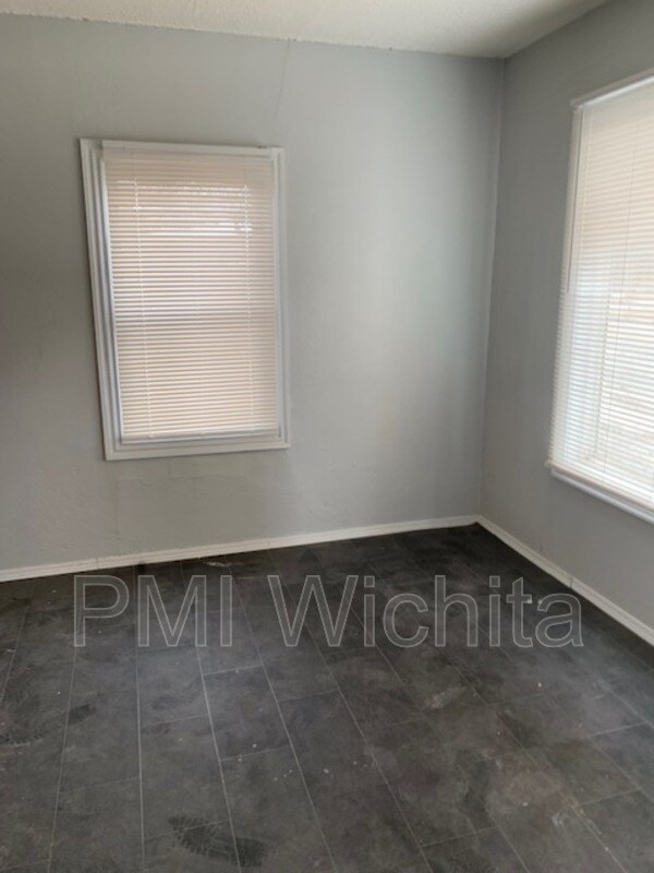 Foto del edificio - 808 W 21st St N