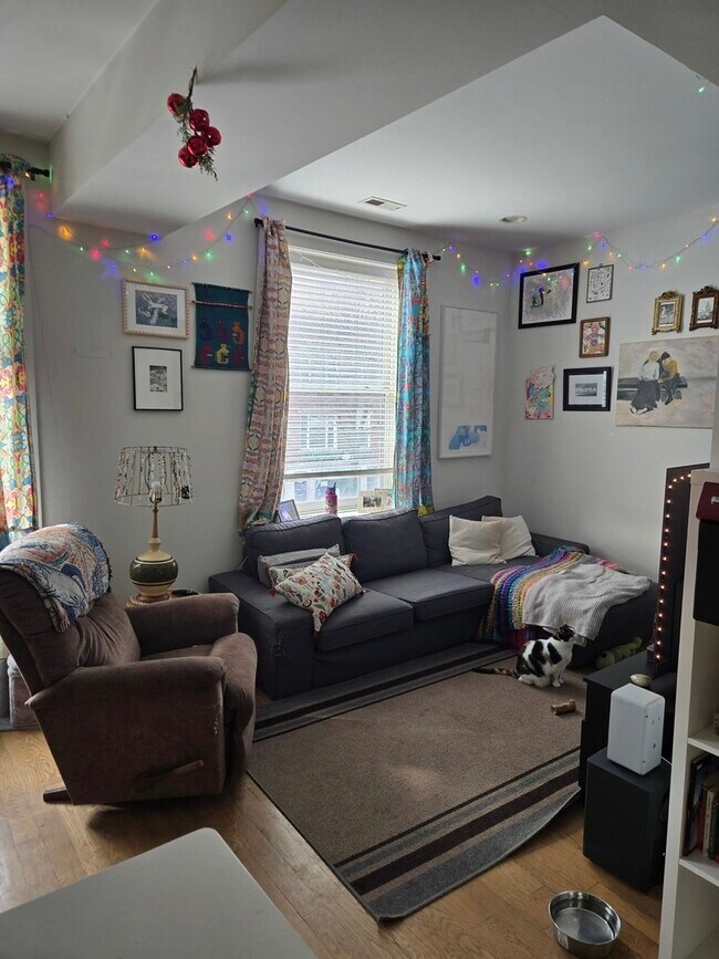 Foto del edificio - 3707 N Southport Ave