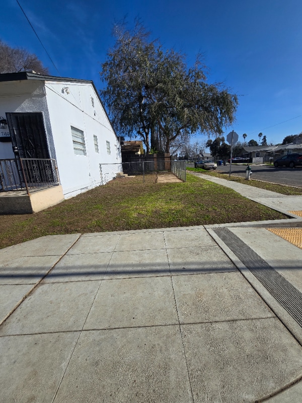 Building Photo - 7160 N Maroa Ave