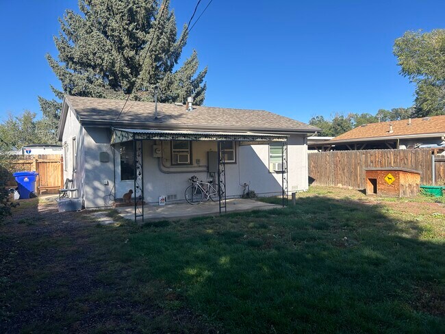 Backyard with covered concrete patio - 3121 N Arcadia St