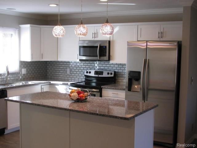 Building Photo - 45294 Manor Dr