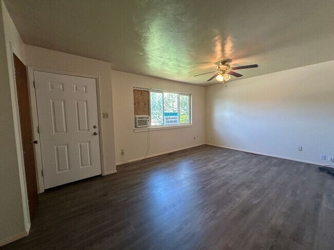 Foto del edificio - 4127 Tulip Way