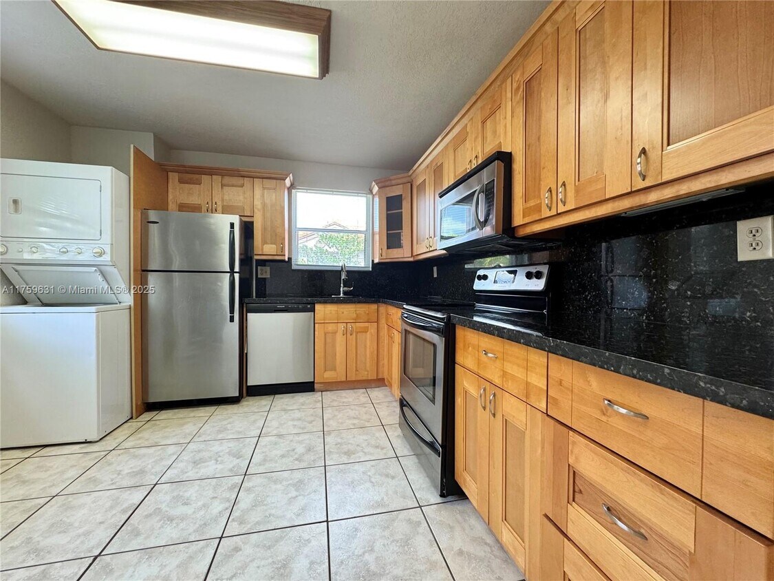 Primary Photo - 11232 SW 12th St