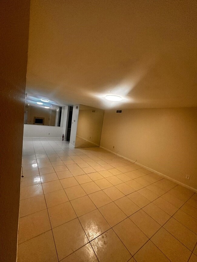 Building Photo - 9700 Leawood Blvd