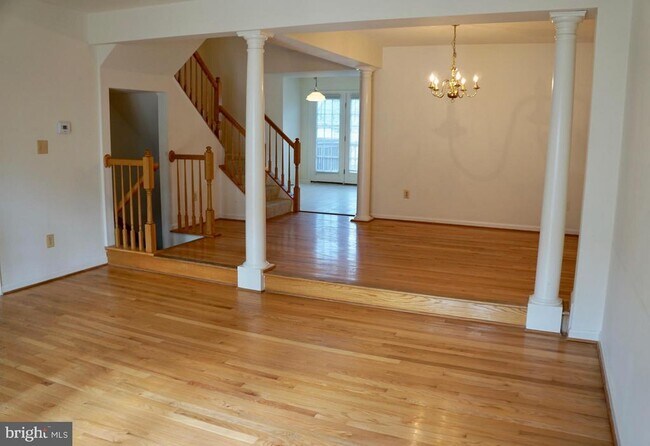 Building Photo - 2907 Clovercrest Way