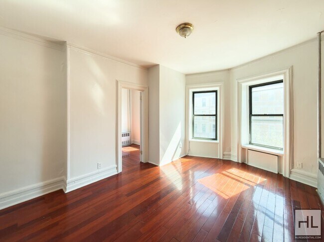 Foto del edificio - BEDFORD AVENUE 1-Bed / 1-Bath