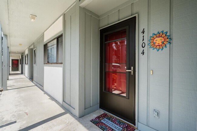 Foto del edificio - 7700 Porcher Dr