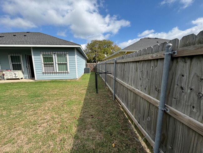 Building Photo - 2701 Easter Ave