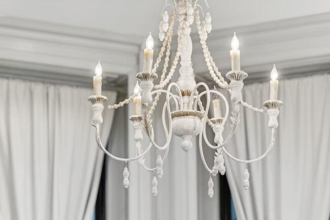 Building Photo - 60 E 56th St