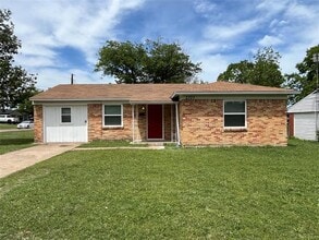 Building Photo - 2703 San Diego Dr