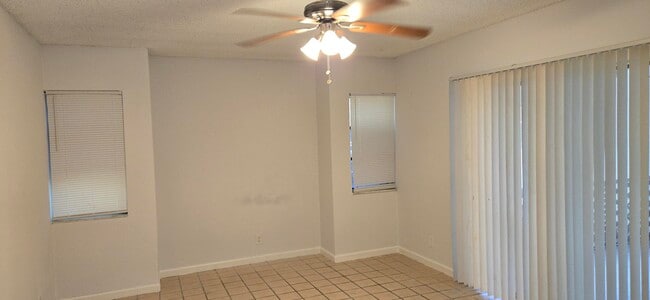 Building Photo - 3177 Coral Hills Dr