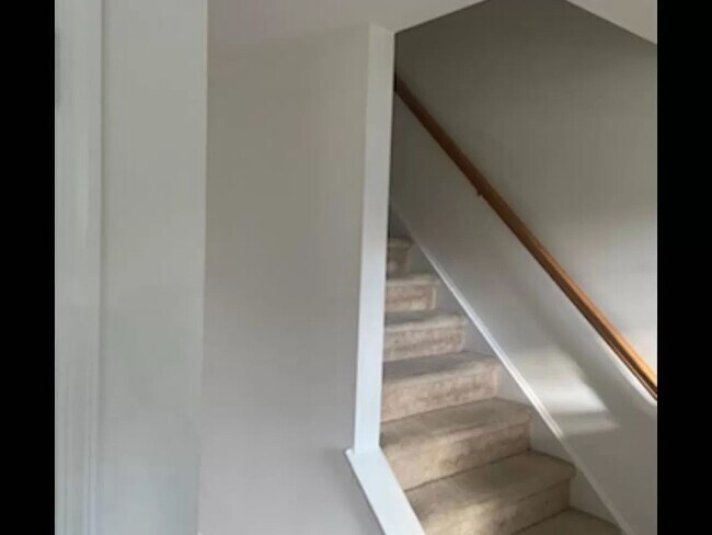 Foto del edificio - Comfortable and Affordable three Bedroom H...