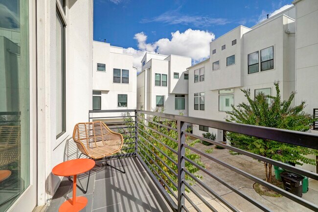 Building Photo - 5622 Kiam St