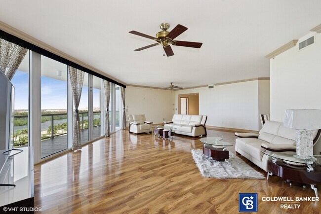 Foto del edificio - 6051 N Ocean Dr