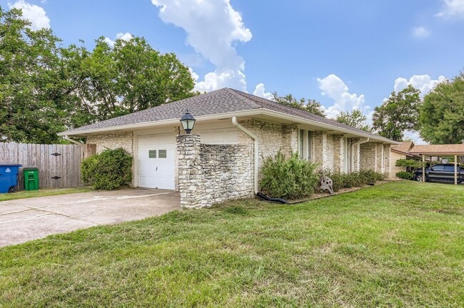 Building Photo - 5313 Basswood Ln