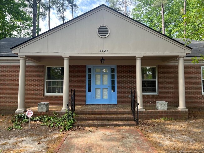 Building Photo - 3526 Cliffdale Rd