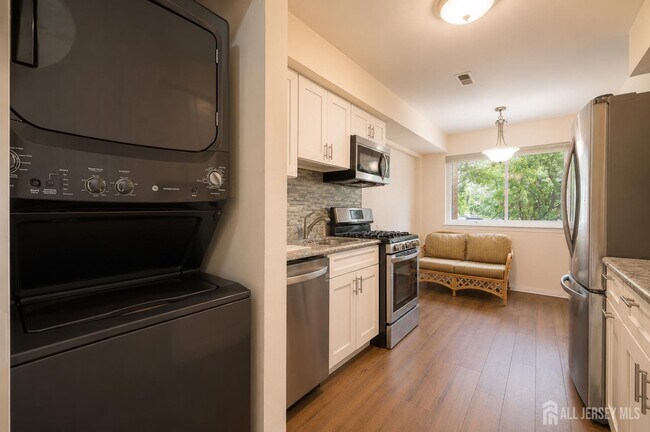 Building Photo - 201 Edison Glen Terrace