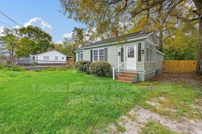 Building Photo - 206 Pinehill Dr