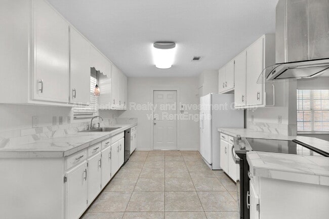 Foto del edificio - 202 Summer Ln