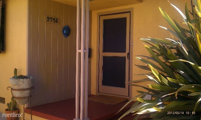 Building Photo - 3715 Paloma Dr