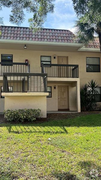 Building Photo - 6796 Palmetto Cir N