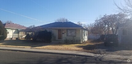 Building Photo - 1717 Elm Ave