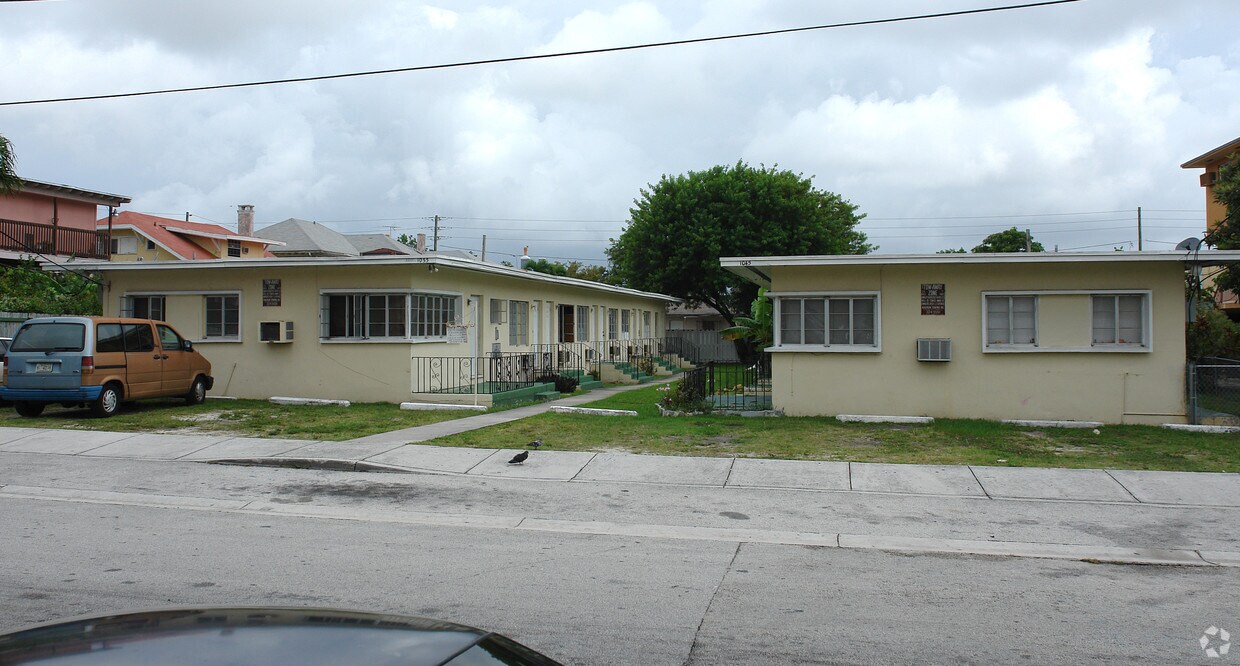 Foto principal - 1045 SW 5th St