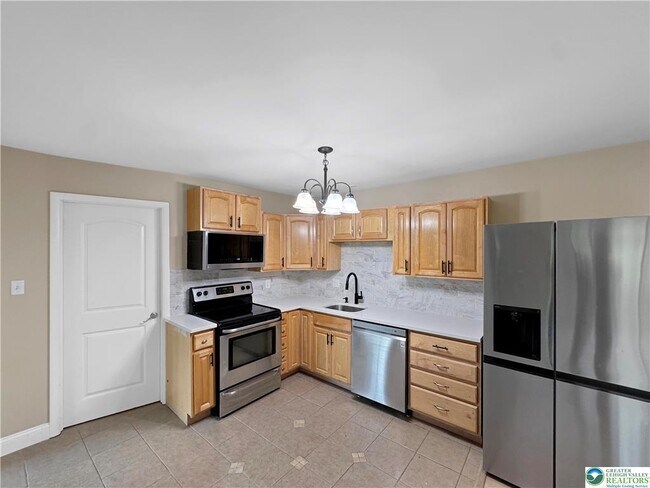 Foto del edificio - 854 Lower Mountain Dr