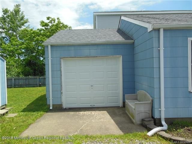 Building Photo - 8 Lake Superior Dr