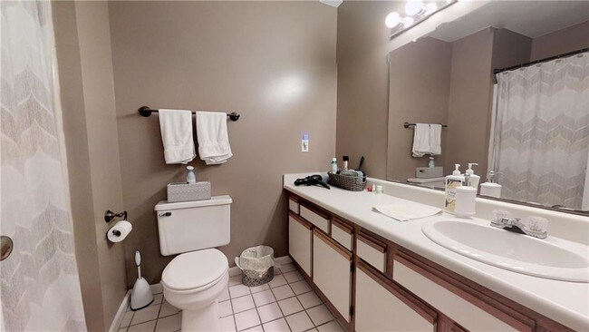 565 Quaker Ln Unit 134 West Warwick Ri 02893 Condo For Rent In