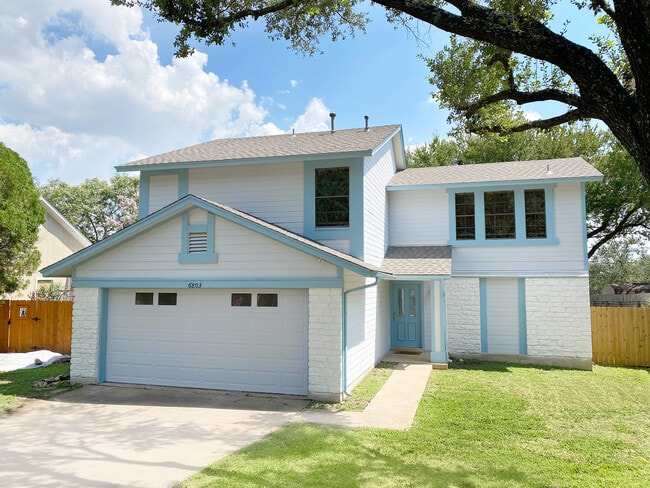 Foto del edificio - 6803 Luckenbach Ln