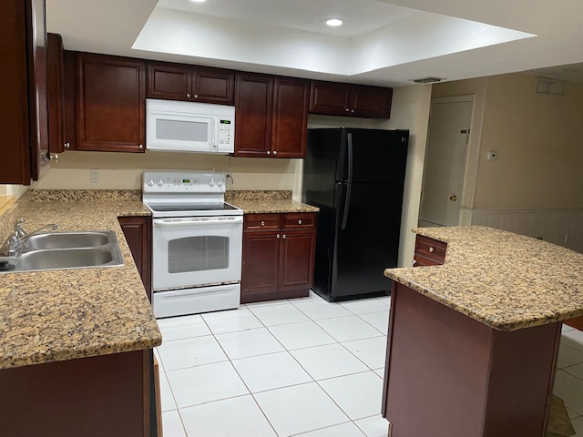 Building Photo - 392 Beechwood Ln