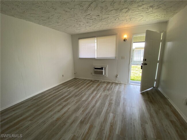 Foto del edificio - 3213 Jeffcott St