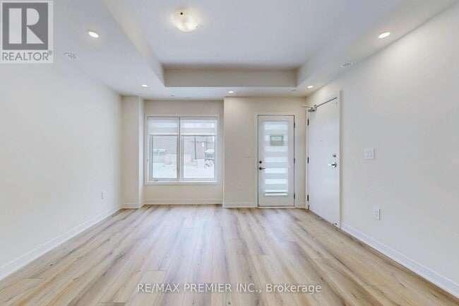 Building Photo - 1695 Dersan St