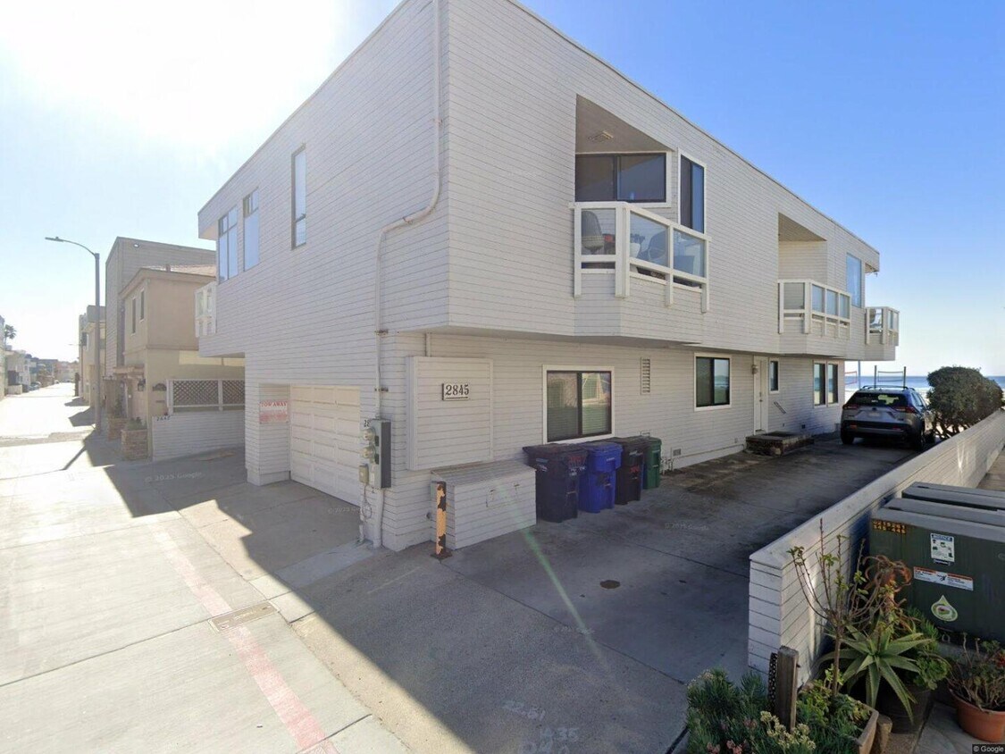 Foto del edificio - 2845 Ocean Front Walk