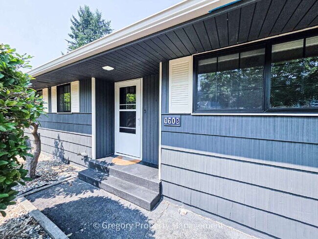 Foto del edificio - 1715 Holbrook Ave