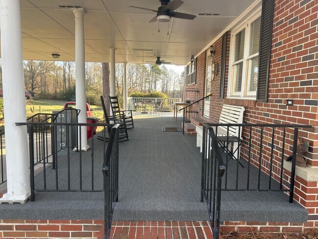 Building Photo - 3 bedroom/2 bath rental in Double Branches Community - $2000 per month - NO water fee; owner main...