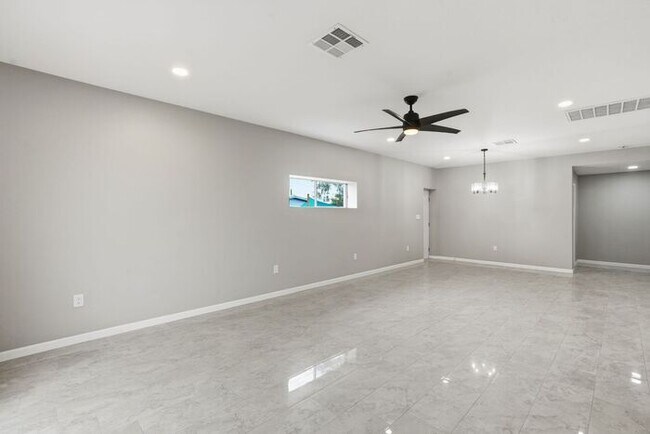 Foto del edificio - 3525 E Willard St