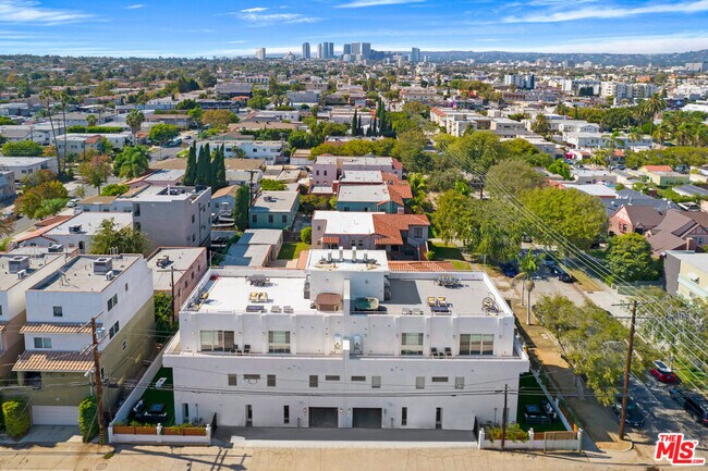Building Photo - 6064 Saturn St