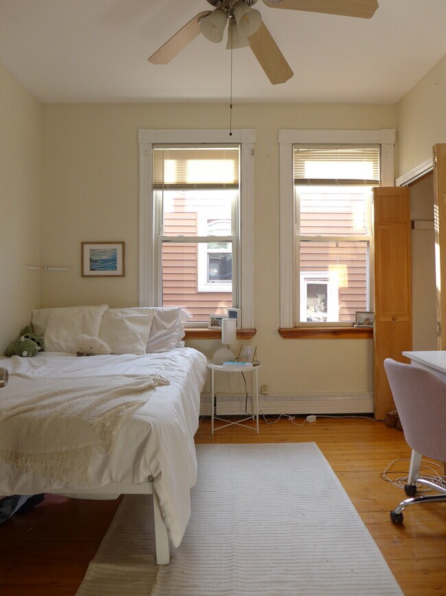 Foto del edificio - 828 Parker St