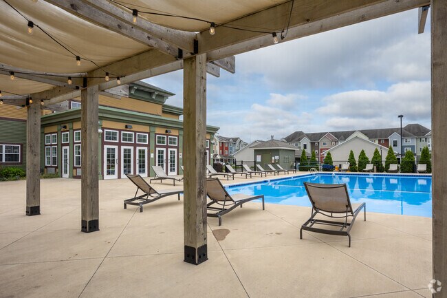 Piscina - 48 West Apartments
