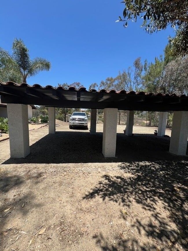 Building Photo - PRIVATE 4 BEDROOM/3 BATHROOM LARGE JAMUL HOME WITH POOL