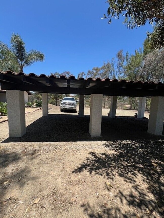 Foto del edificio - PRIVATE 4 BEDROOM/3 BATHROOM LARGE JAMUL HOME WITH POOL