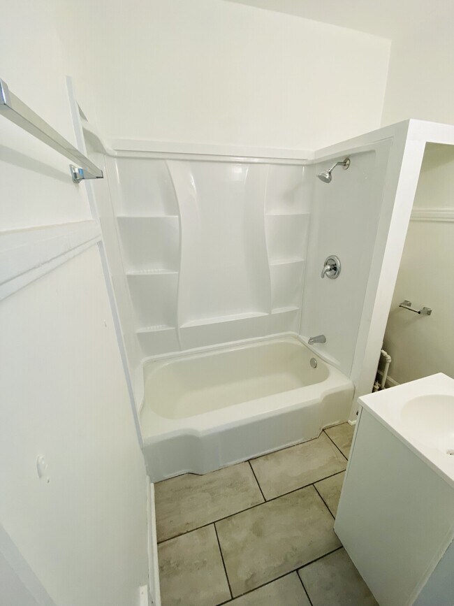 Building Photo - Best Coast Properties 314 Tenth Street