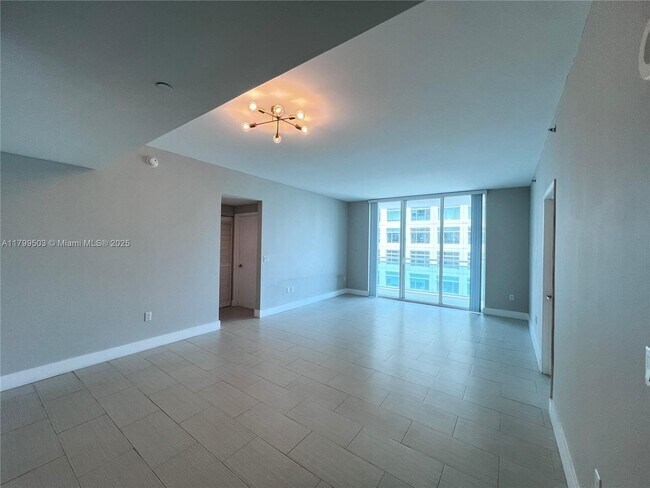 Foto del edificio - 950 Brickell Bay Dr