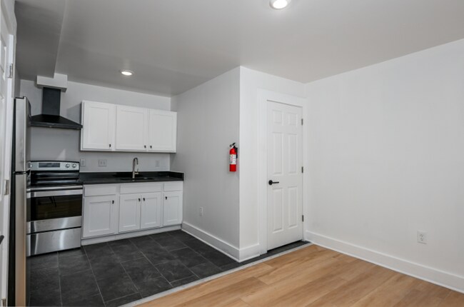 Foto del edificio - 1384 W 83rd St